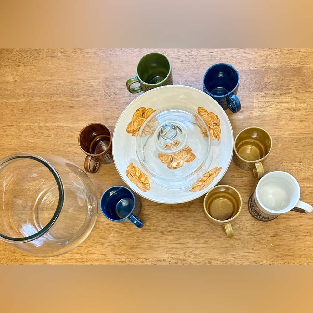 A bundle of party dishes.